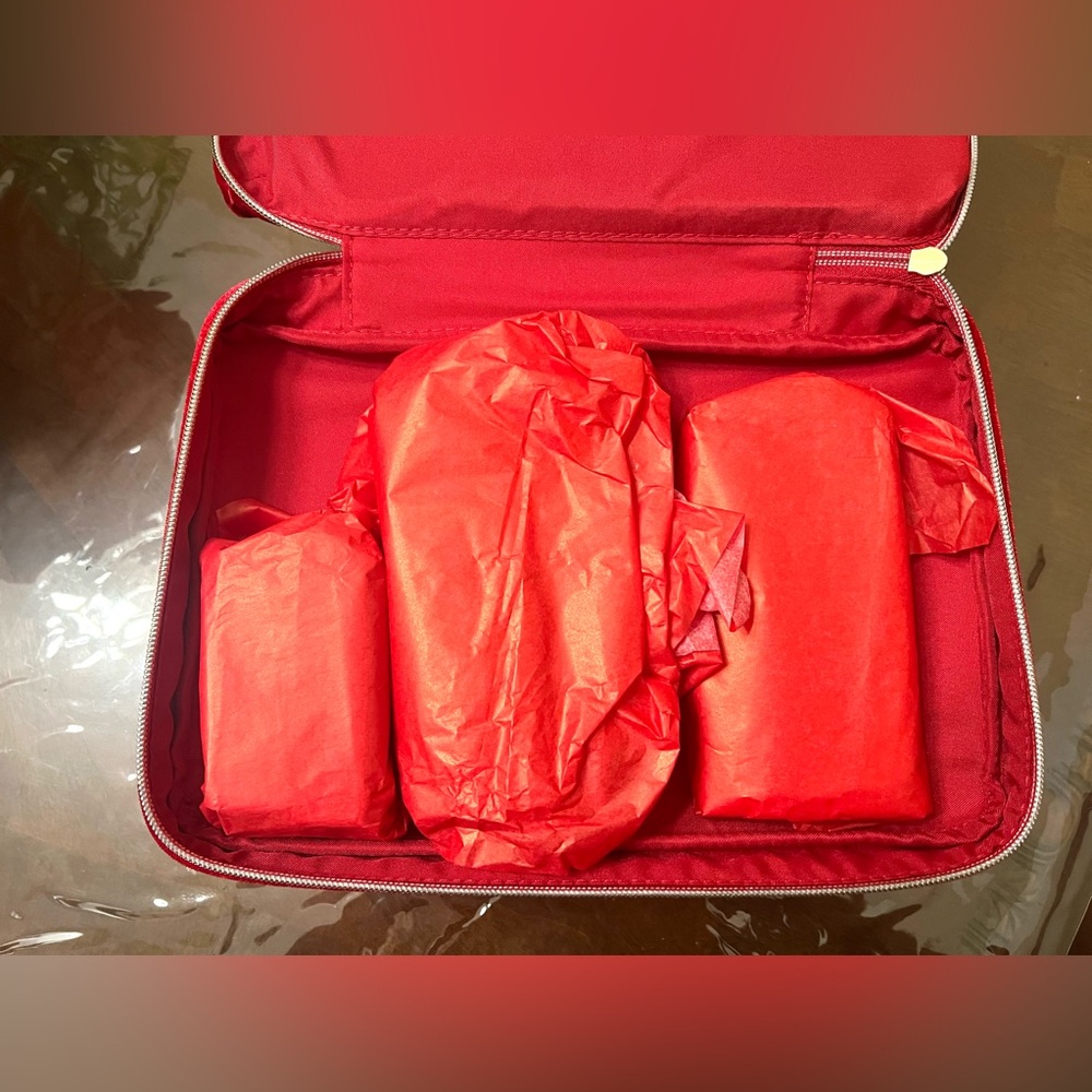 Estee Lauder Red Makeup Set - Picture 5 of 6